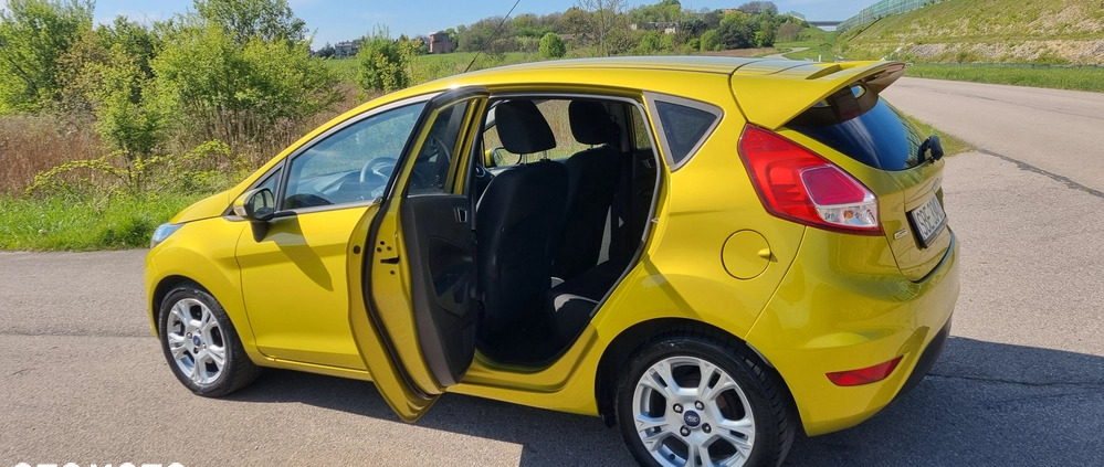 Ford Fiesta cena 27800 przebieg: 141000, rok produkcji 2013 z Polanica-Zdrój małe 631